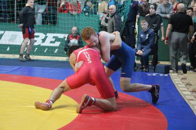 В Рязани стартовало первенство ЦФО по греко-римской борьбе среди юношей